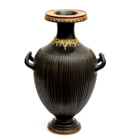 Υδρία Μελαμβαφής με Ραβδώσεις